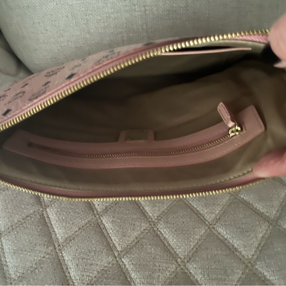 MCM Visetos crossbody or clutch bag 11x8 in pink excellent condition - Picture 6 of 10